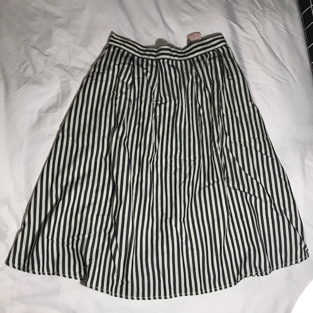 F21 High Waisted Skirt